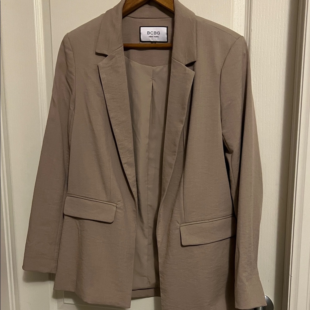 BCBG Oversized Blush/Taupe Blazer - Picture 2 of 9